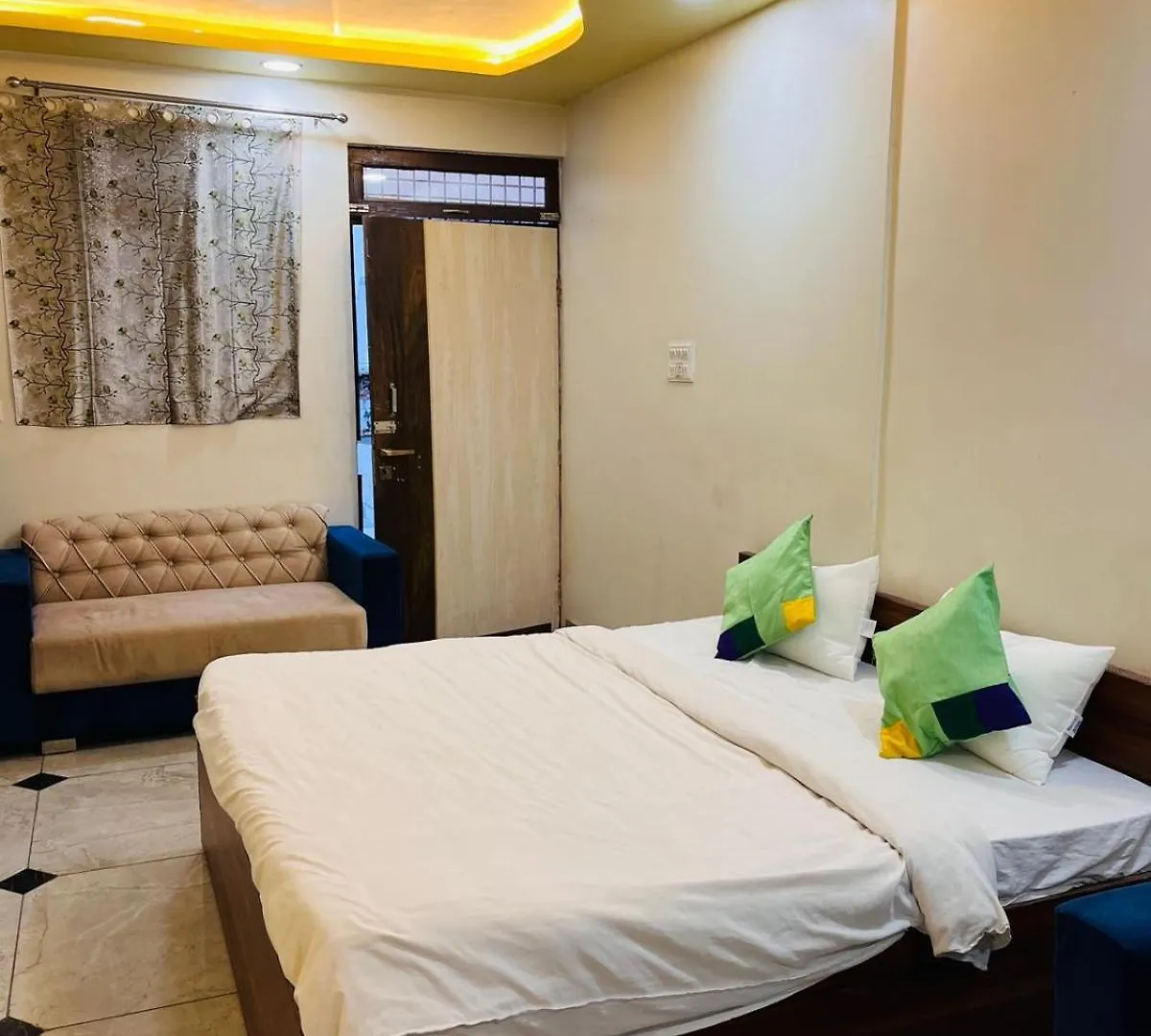 Taj Homestay Agra Hotel