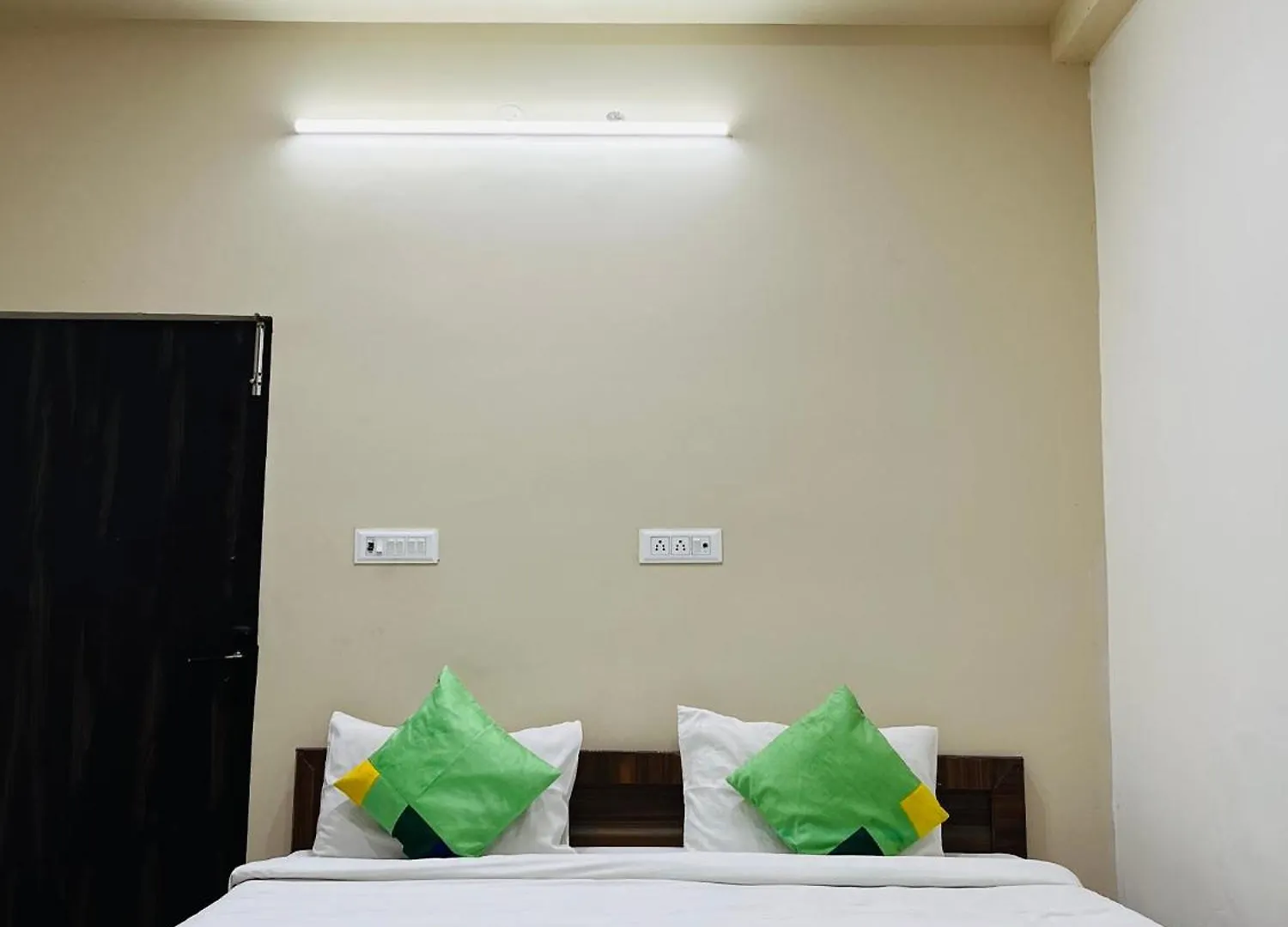 Hotel Taj Homestay Agra Agra